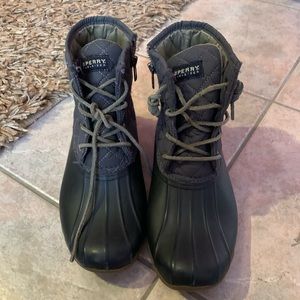 Navy/grey sperry boots